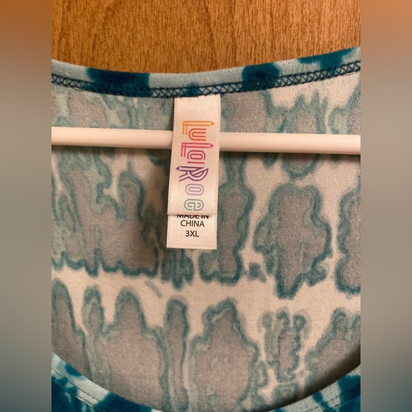 LulaRoe Classic T 3XL - Picture 2 of 2